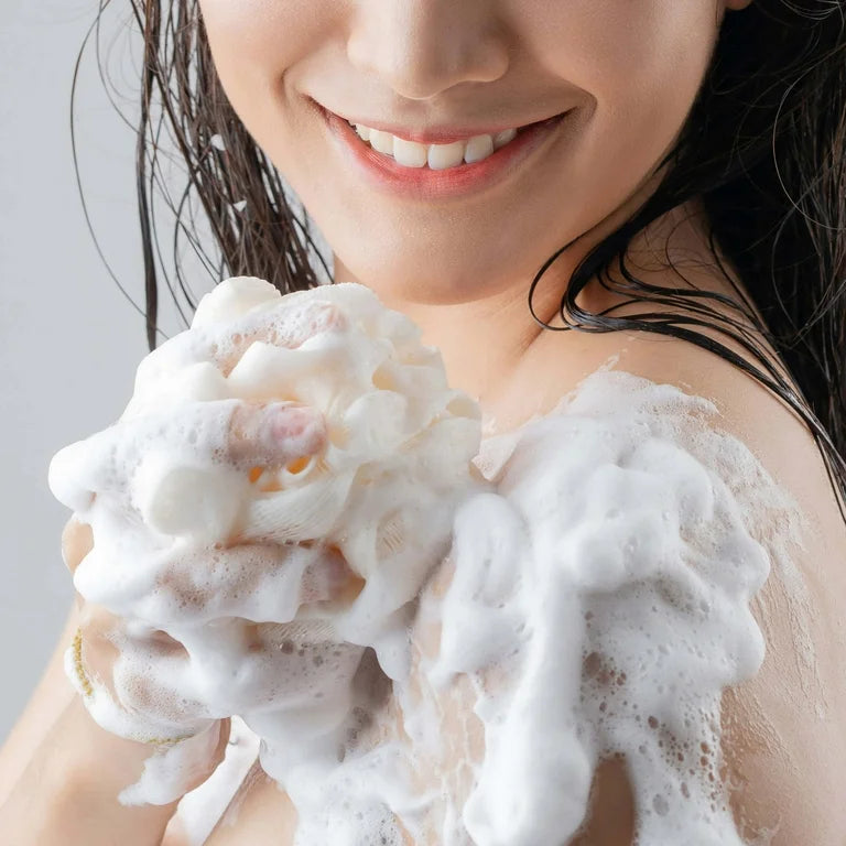 Olay Purifying and Nourishing Body Wash with Vitamin B3 and Vitamin C